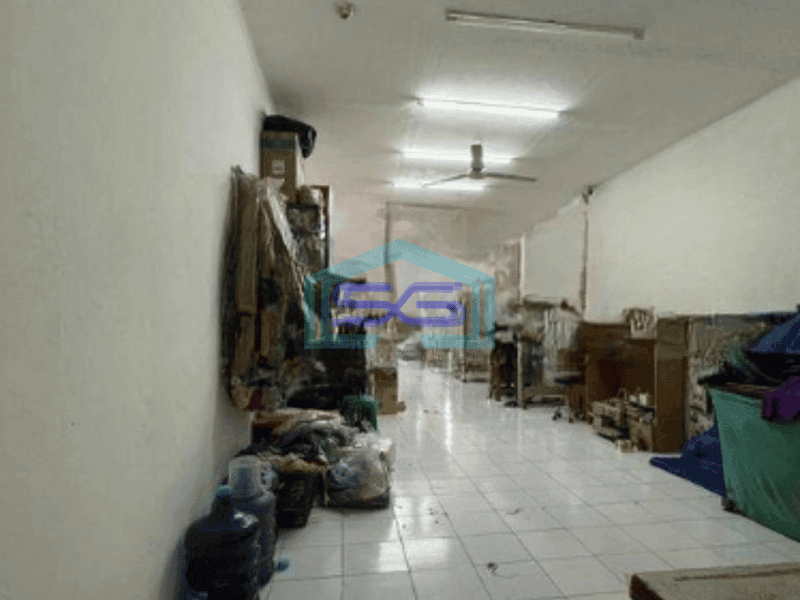Dijual Cepat Ruko Luas Bangunan  187 m² di Duri Kosambi Jakarta Barat