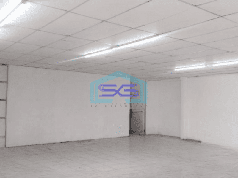 Disewakan Ruko Besar Luas Bangunan  768 m² Lokasi Pinggir Jalan Raya Pondok Jagung Tangerang