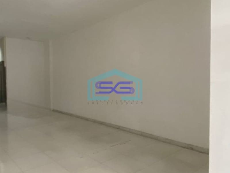 Dijual Ruko Luas Bangunan 290 m² Lokasi Bebas Banjir di Jakarta Selatan Siap Huni