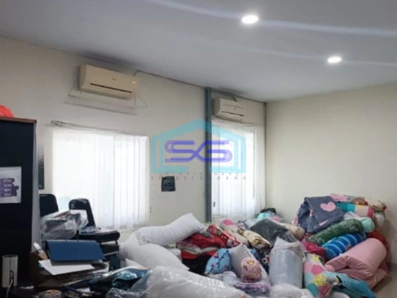 Disewakan Gudang Ada Lift Barang Luas Bangunan 2000 m² Lokasi di Bekasi