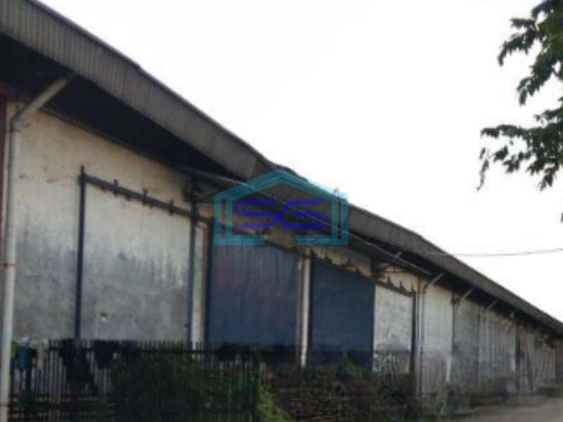 Disewakan Gudang Luas Bangunan  5000 m² Bonus Lahan Kosong di Jati Uwung Tangerang