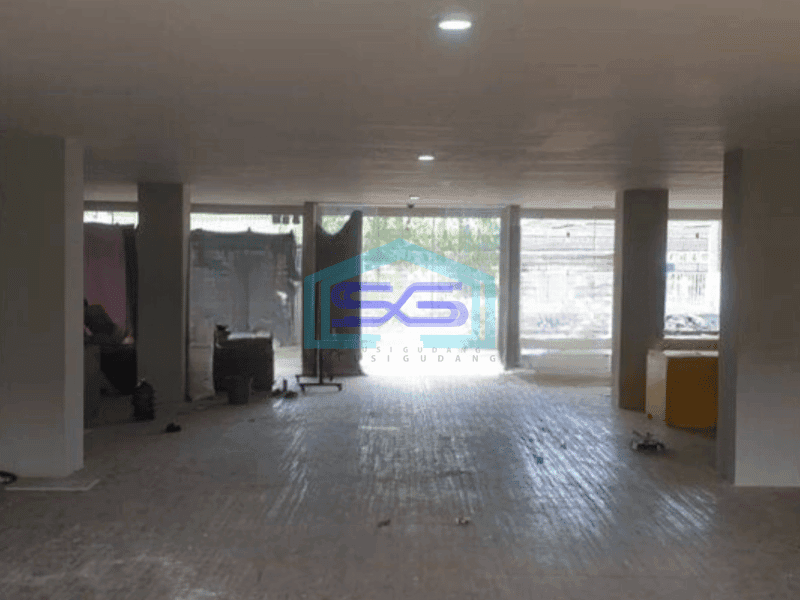 Disewakan Ruko Luas Tanah  1200 m² Lokasi Pinggir Jalan Raya Pos Pengumben Jakarta Barat