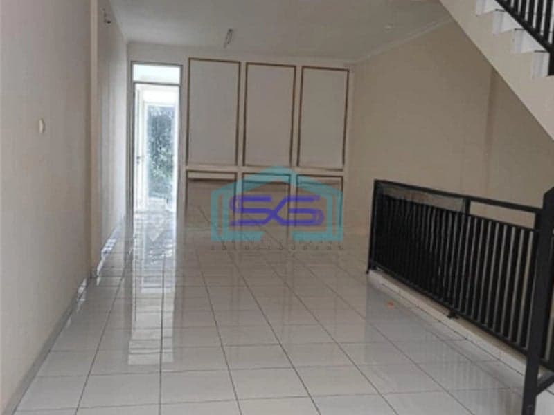 Disewakan Ruko Lokasi Strategis 2.5 Lantai Kemang Jakarta Selatan 3 Lantai