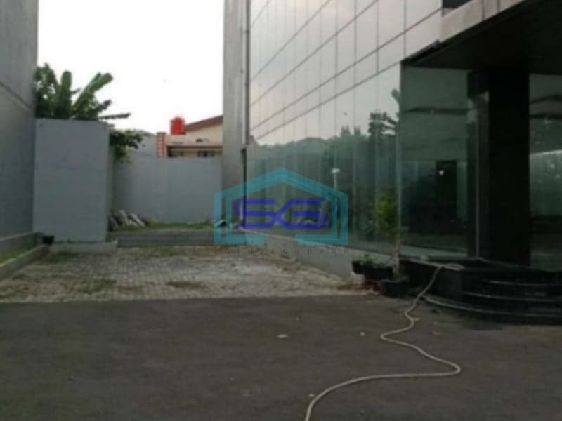 Dijual Gedung Kantor Bagus Strategis Siap Pakai di Jakarta Selatan LB 2225m2