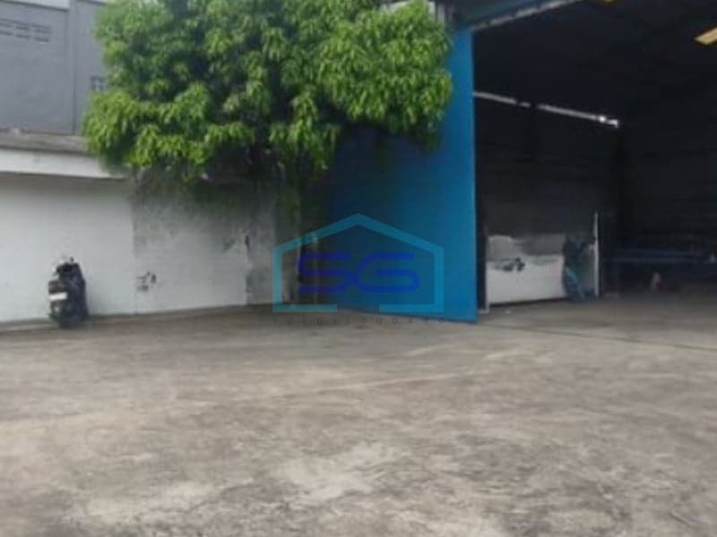Quick Rental Warehouse Land Area 800 sqm Located in Cipondoh Tangerang 1 Floor