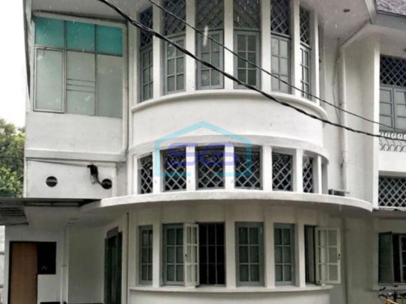 出售：南雅加达Kebayoran Baru商铺，占地面积610平方米