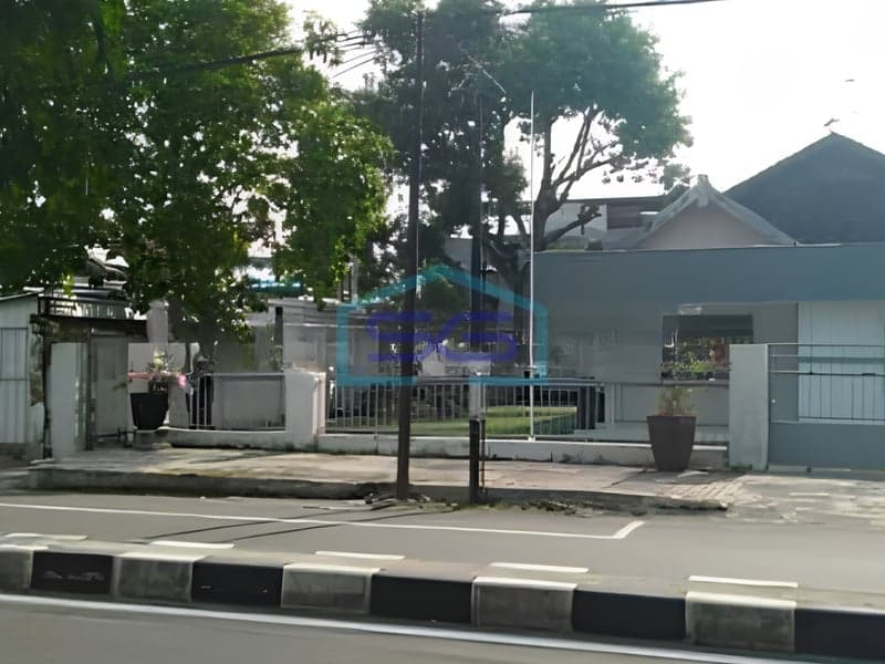 Disewakan Ruang Usaha di Jalan Besar Laweyan Solo Jawa Tengah LB 600m2