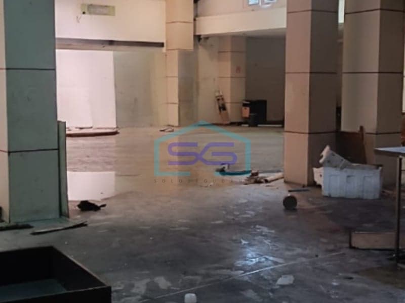 Prime Commercial Space for Rent on Mainroad Dago, Bandung West Java, 1000 m² Building Area