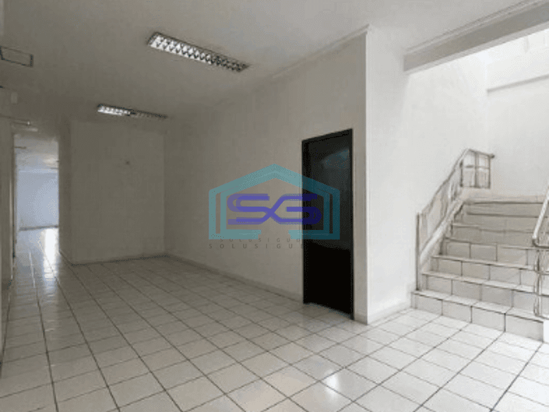 Disewakan Gedung Kantor Sangat Strategis Luas Tanah  300 m² di Surya Sumantri Bandung