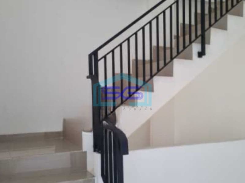 Dijual Ruko 3 Lantai Pinggir Jalan Raya Luas Bangunan 295 m² Lokasi Cengkareng Jakarta Barat