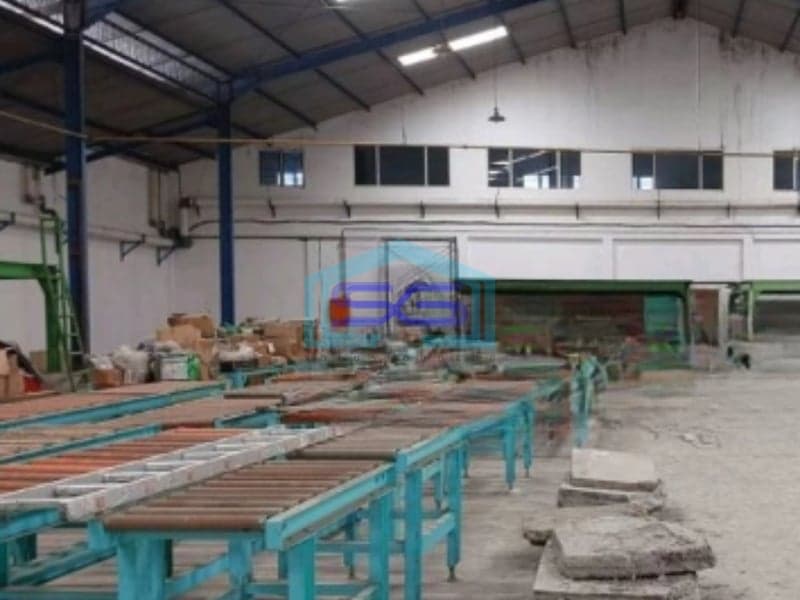 Disewakan Gudang Akses Container Luas Tanah  3000 m² Lokas di Margomulyo Surabaya