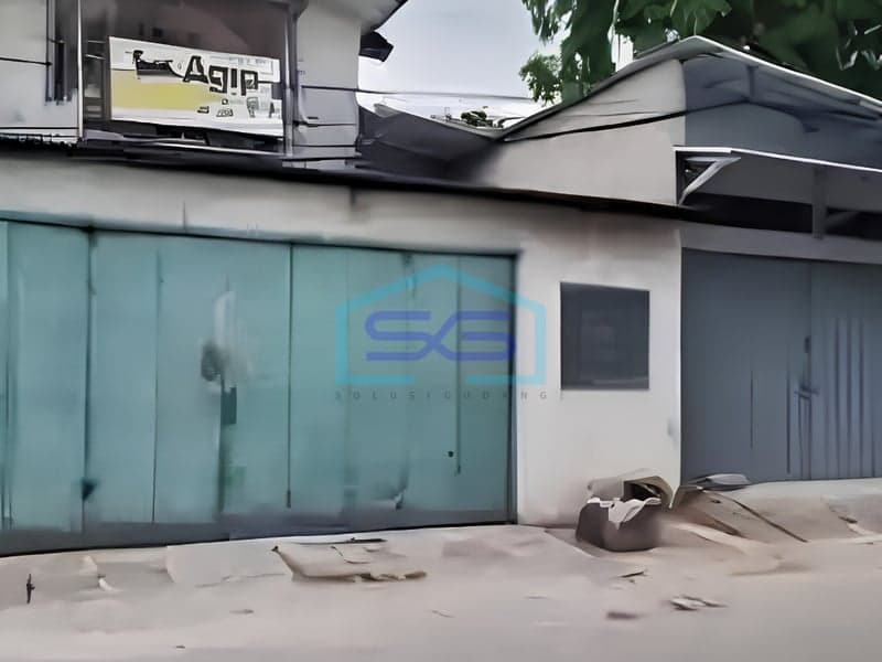 Strategic Shophouse for Rent in Tubagus Angke, West Jakarta - Building Area 333 m²