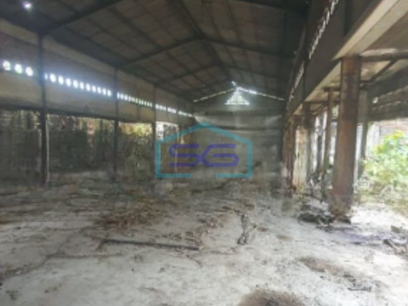 出售仓库 建筑面积5000平方米 位于雅加达北部 方便集装箱通行