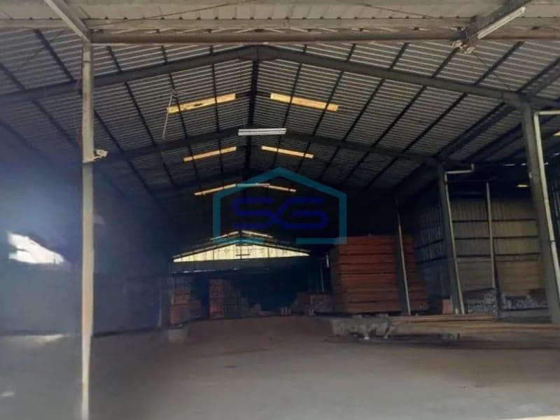 西爪哇省茂物县西宾农出租仓库，建筑面积1000平方米