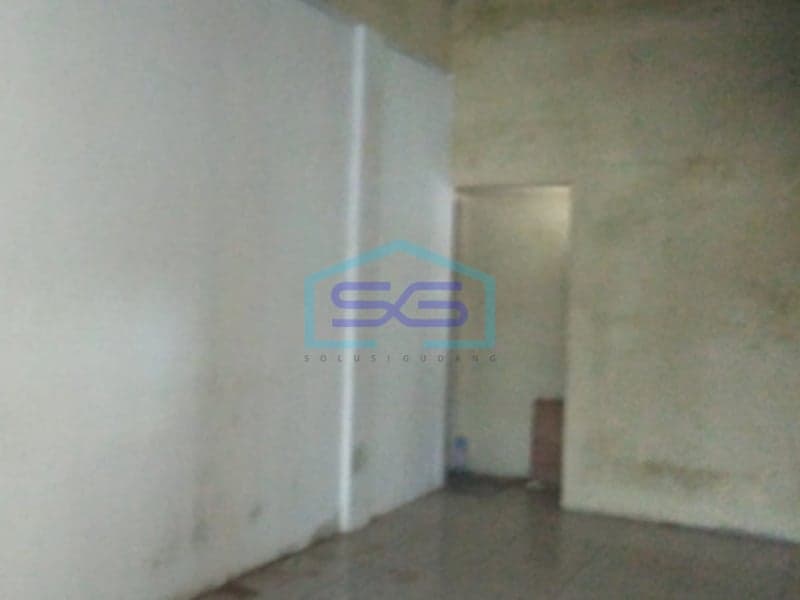 万隆Cinunuk店屋出租，建筑面积宽敞