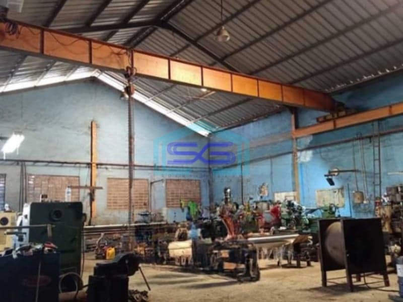 Dijual Pabrik Bubut Bonus Hoist 5ton di Teluk Naga Tangerang LB 1500m2