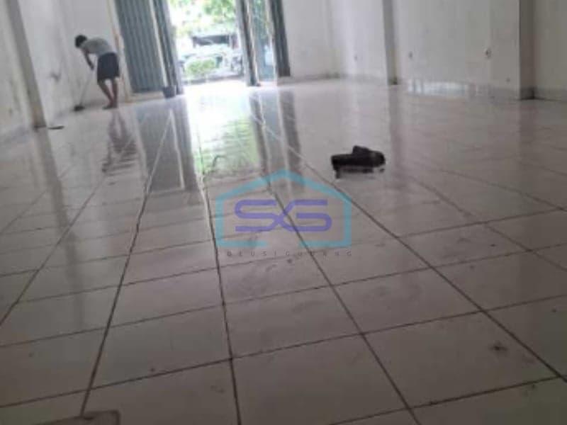 Disewakan Ruko 3 Lantai Lokasi di Jakarta Barat Sudah Direnovasi