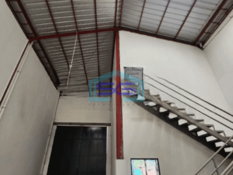 Disewakan Gudang Ada Kantor Luas  Tanah  300 m² di Kamal Jakarta Utara