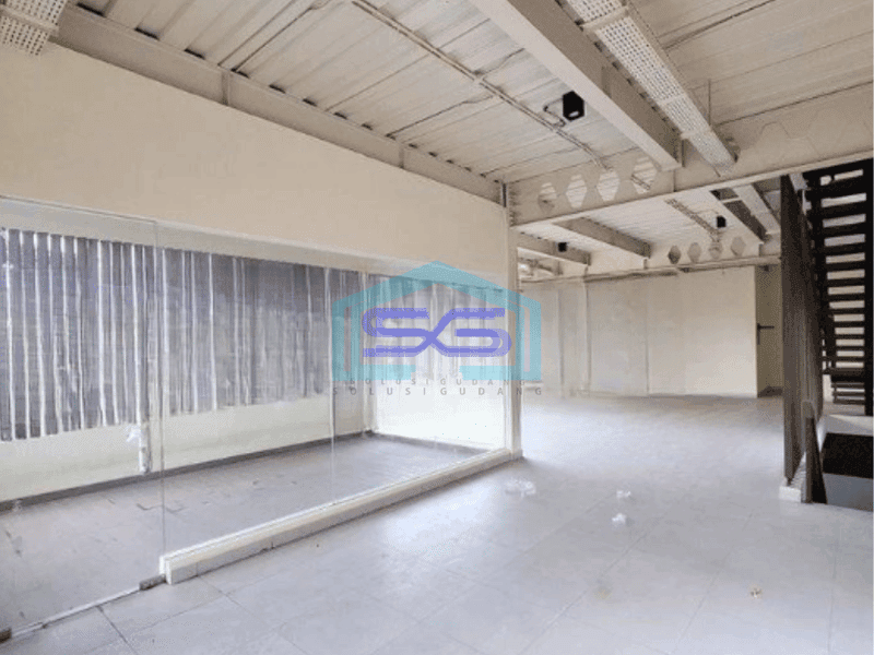 Disewakan Ruko Baru Luas Bangunan  576 m² di Serpong Tangerang Selatan