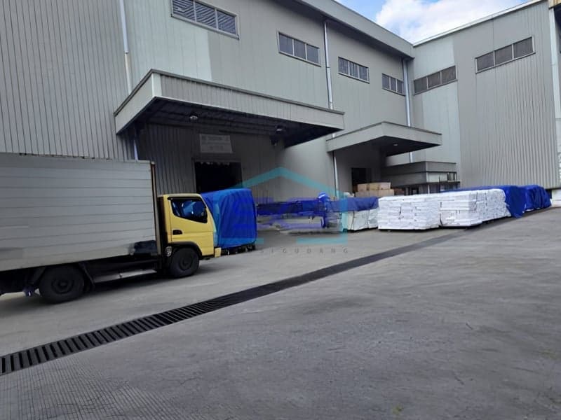 待售：爪哇吧卡工业区仓库和工厂，土地面积4公顷，位于芝卡朗贝卡西