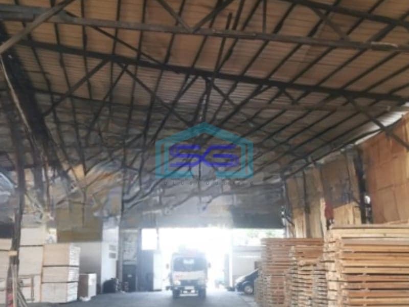 Disewakan Gudang Akses Container 40 Feet Luas Bangunan 3000 m² Lokasi Daan Mogot Jakarta Barat