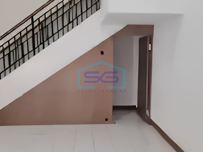 Disewakan Ruko Luas Tanah 240 m² 3 Lantai Lokasi di Tangerang Banten