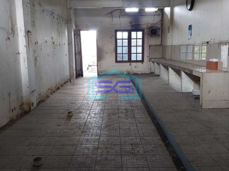 Disewakan Ruko di Taman Palem Lestari Jakarta Barat Bangunan 4 Lantai