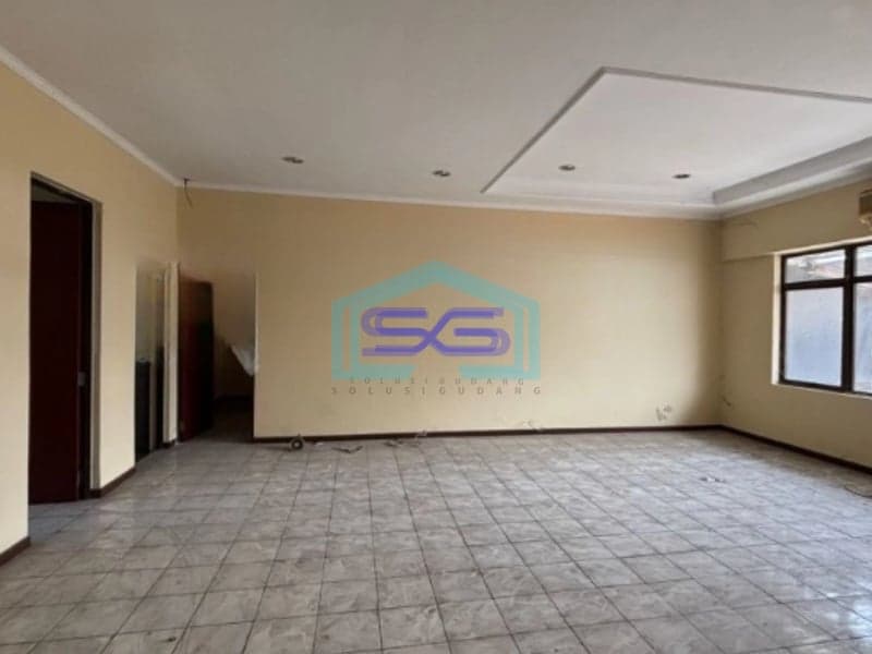 Disewakan Ruko 3 Lantai Luas Tanah 300 m² Lokasi Batununggal Bandung