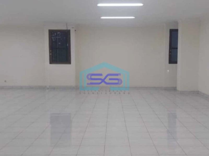 Disewakan Ruko 4 Lantai Lokasi Strategis Cocok Untuk Investasi Usaha di Solo LB 773m2