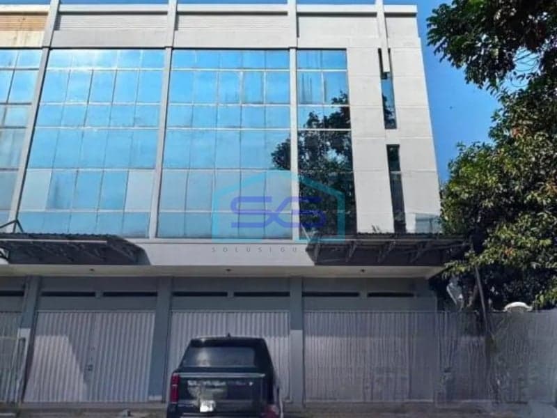 For Rent: 3-Story Shophouse in Banyumanik, Semarang, Central Java - Ready to Occupy, Building Area 663m²