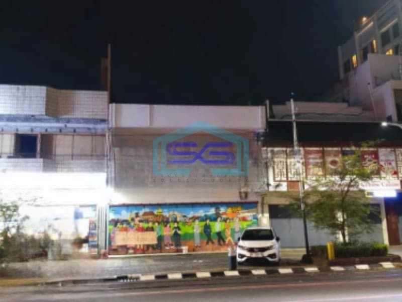 Disewakan Ruko Lokasi Di Tengah Kota Pinggir Jalan Slamet Riyadi di Solo Cocok Untuk Investasi Usaha.