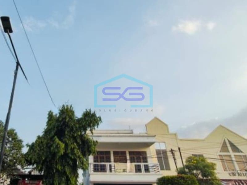 Shophouse for Rent 175 m² Land Area Located in Madiun East Java