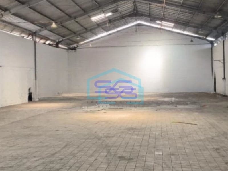 Disewakan Gudang Ada Kantor Luas Bangunan  800 m² Lokasi di Cipondoh Tangerang