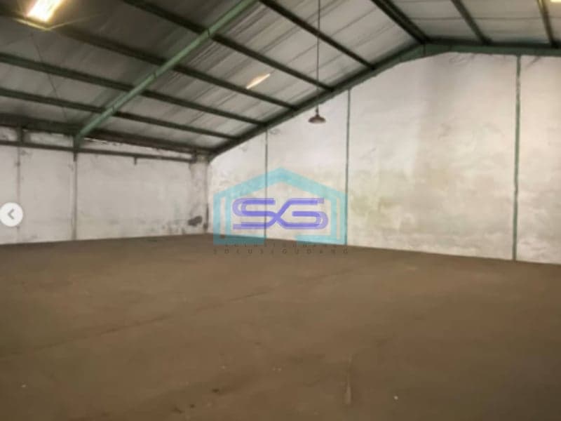 Disewakan Gudang Angtropolis blok E Ada lift barang di Surabaya Jawa Timur LB 480m2