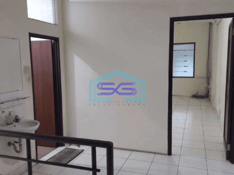 Disewakan Ruko Lokasi Strategis di Gatot Subroto Bandung Luas Tanah  100 m²