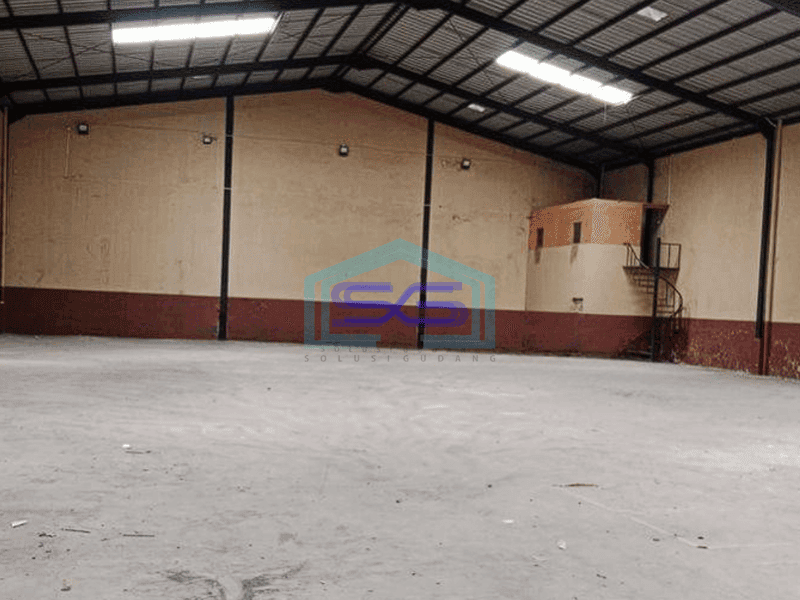 Disewakan gudang bagus 700m2 di Cipondoh