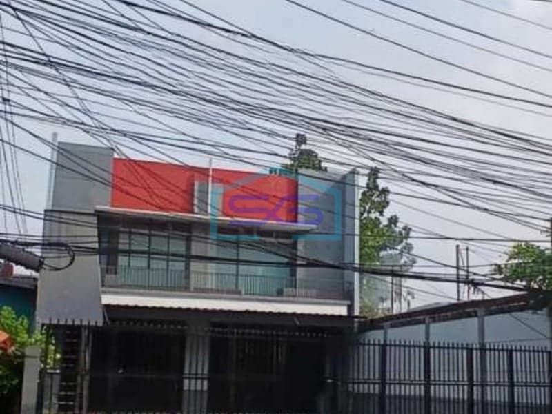 Disewakan Ruko Besar dengan Lahan Parkir Luas di Cipayung, Jakarta Timur Luas Bangunan 300m²