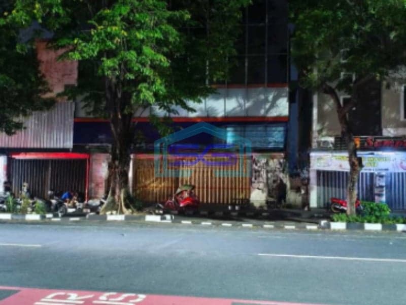 Disewakan Ruko 4 Lantai Lokasi Strategis Cocok Untuk Investasi Usaha di Solo LB 773m2