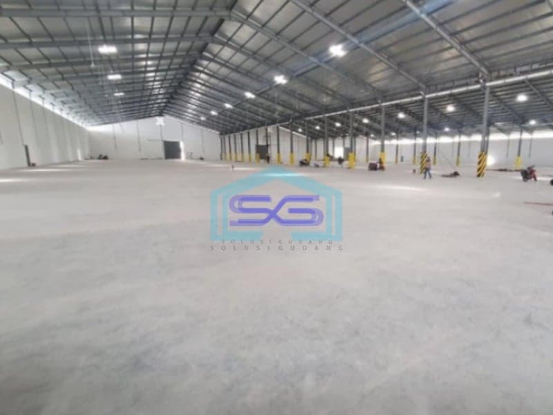 Disewakan Gudang Zona Industri Lokasi Gatot Subroto Semarang Luas Bangunan 10300m2
