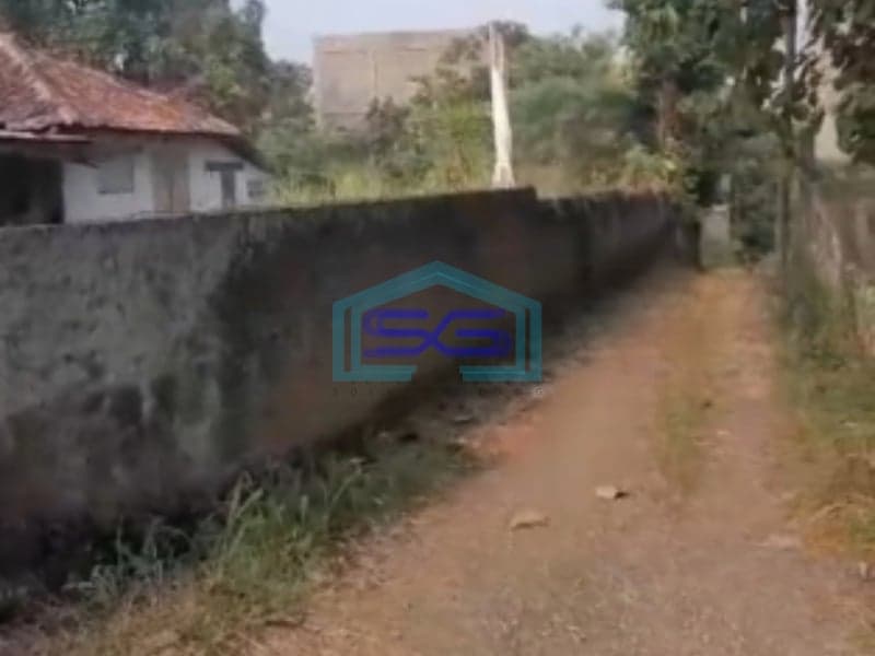 Disewakan Tanah Kavling Pinggir Jalan Ada Bangunan Lokasi Strategis LT 1800m2 di Gunung Sindur Bogor