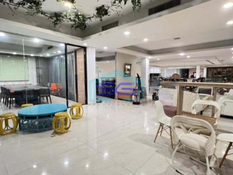 Disewakan Ruko Mini Building Lokasi Strategis di Gandaria Jakarta Selatan LB 1500m2