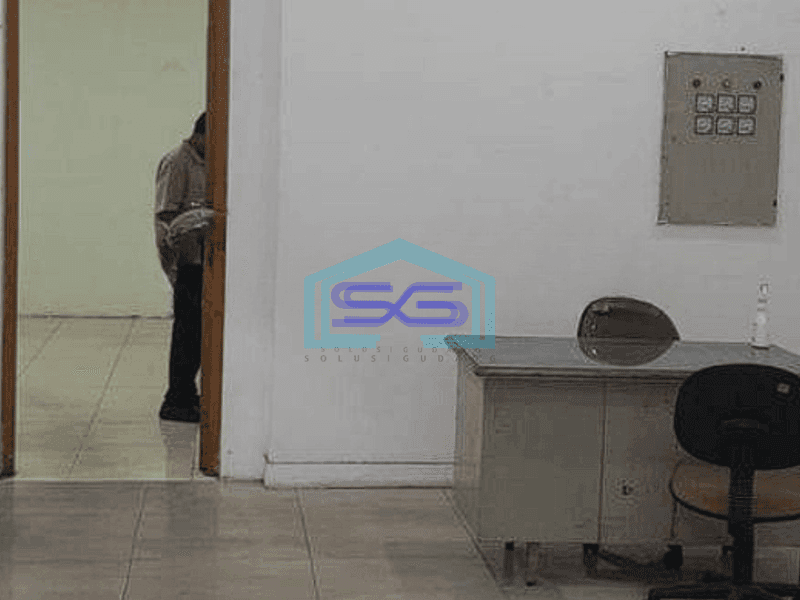 Disewakan gudang bagus 600m2 di Karawaci