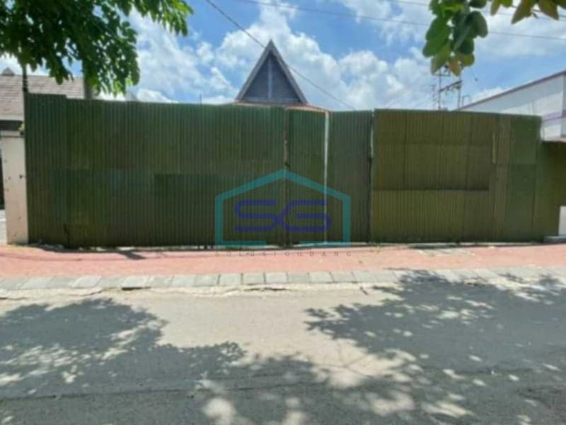 Disewakan Ruko 1,5 Lantai Bekas Bank di Jl. Slamet Riyadi Sriwedari Solo Jawa Tengah LB 500m2