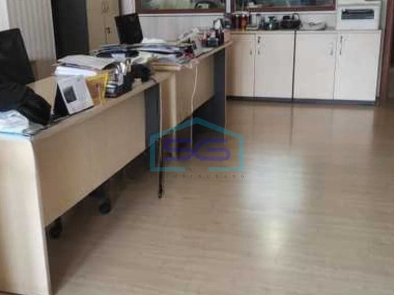 Dijual Ruko Lokasi Strategis Luas Bangunan 235 m² di Jakarta Barat