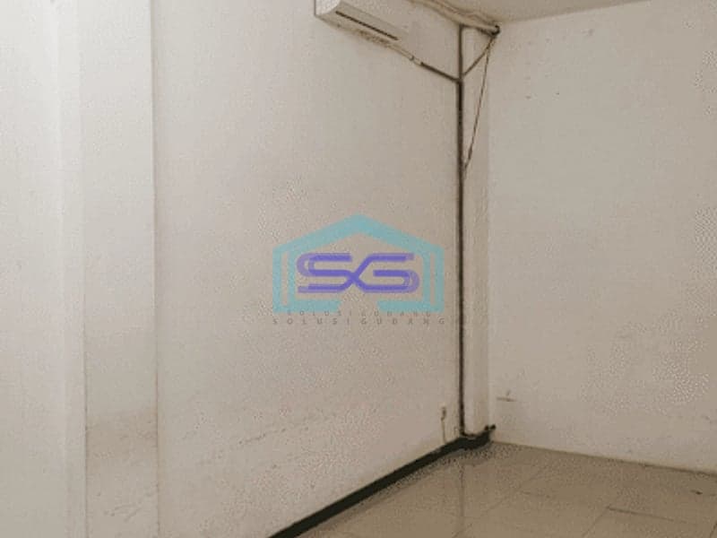 Disewakan Ruko 3,5 Lantai di Surabaya Pusat LB 202m2