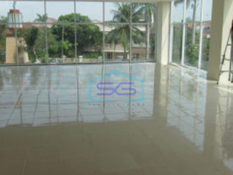 For Rent: Spacious Shophouse, Building Area 250 m², Meruya West Jakarta Location