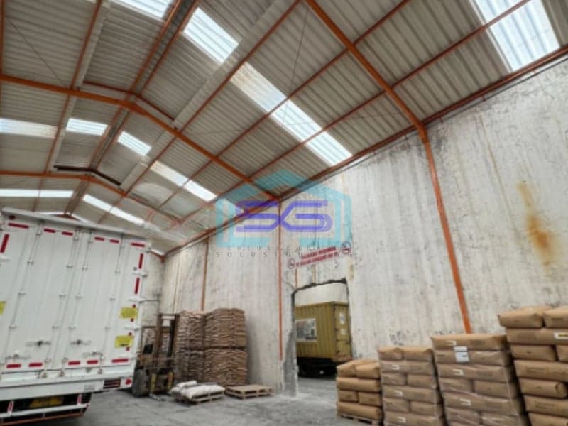 Dijual Gudang Sudah Renovasi SHM Luas 986m2 di Kapuk Kamal Jakarta Barat