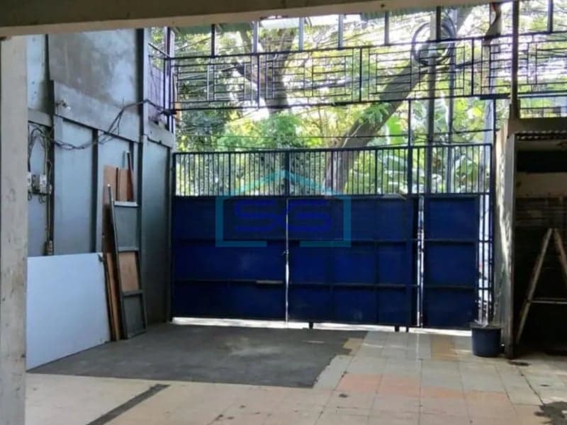 Disewakan Ruang Usaha Ex Bengkel di Ciracas, Jakarta Timur Luas Bangunan 315 m²