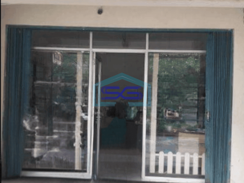 Dijual Ruko Lokasi Sangat Strategis dan Bebas Banjir Luas Bangunan 122 m² di Taman Royal Tangerang