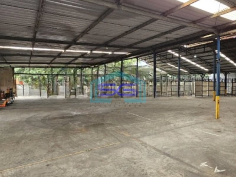 Disewakan Gudang Akses Container 40 feet Luas Tanah  6000 m² di Bekasi